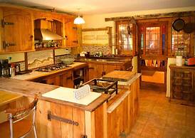 Unique Fairytale Farmhouse Near Galway