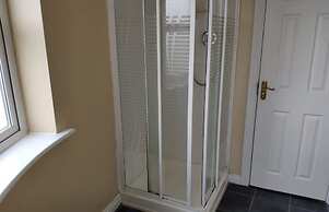 Stunning 6 Bed House With Private Garden in Galway