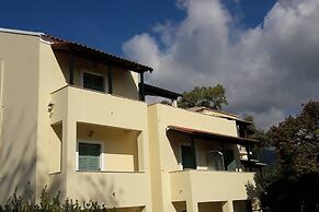 Relaxing Retreat in Chalikounas: Apartment