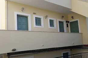 Relaxing Retreat in Chalikounas: Apartment