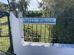 Relaxing Retreat in Chalikounas: Apartment