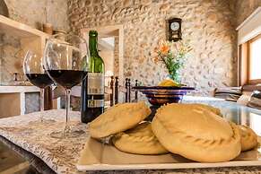 Villa - 3 Bedrooms with Pool - 103148