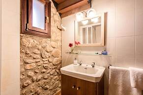 Villa - 3 Bedrooms with Pool - 103148