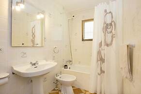 Villa - 4 Bedrooms with Pool and WiFi - 103158