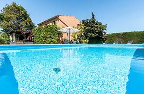 Villa - 4 Bedrooms with Pool and WiFi - 103166