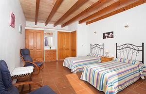 Villa - 4 Bedrooms with Pool and WiFi - 103183