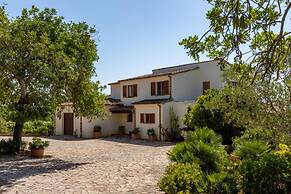 Villa - 4 Bedrooms with Pool and WiFi - 103183