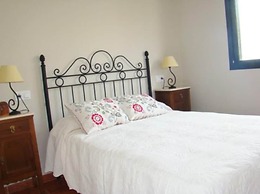 Apartment - 2 Bedrooms with Pool - 103403