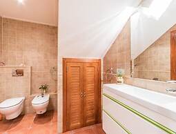 Villa - 4 Bedrooms with Pool and WiFi - 104238