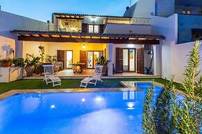 House - 3 Bedrooms with Pool and WiFi - 107616