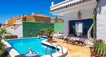 Villa - 4 Bedrooms with Pool, WiFi and Sea views - 107880
