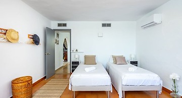 Villa - 4 Bedrooms with Pool, WiFi and Sea views - 107880