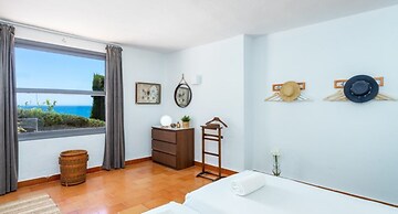 Villa - 4 Bedrooms with Pool, WiFi and Sea views - 107880