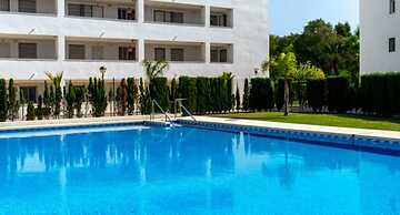 Apartment - 2 Bedrooms with Pool and WiFi - 107884