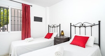 Apartment - 2 Bedrooms with Pool and WiFi - 107884