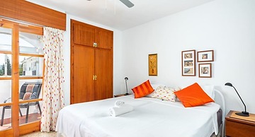 Apartment - 2 Bedrooms with Pool and WiFi - 107885