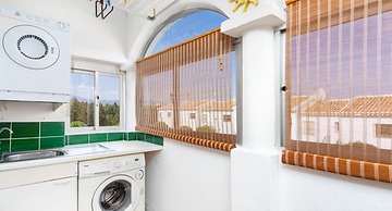 Apartment - 2 Bedrooms with Pool and WiFi - 107885