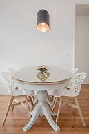 Liiiving - Downtown & Riverside Balcony