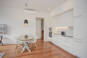 Liiiving - Downtown & Riverside Balcony