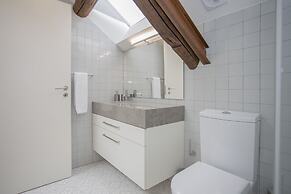 Liiiving - Downtown & Riverside Balcony