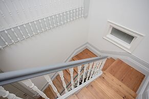 Liiiving - Downtown & Riverside Balcony