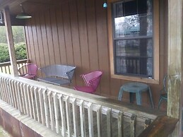 Whispering Creek Lodging & RV Resort