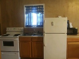 Whispering Creek Lodging & RV Resort