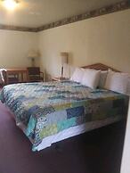 Whispering Creek Lodging & RV Resort