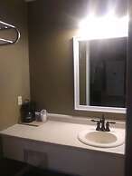 Whispering Creek Lodging & RV Resort