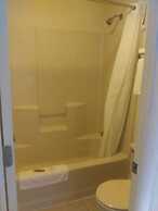 Whispering Creek Lodging & RV Resort