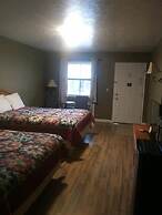 Whispering Creek Lodging & RV Resort