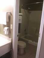 Whispering Creek Lodging & RV Resort