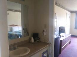 Whispering Creek Lodging & RV Resort