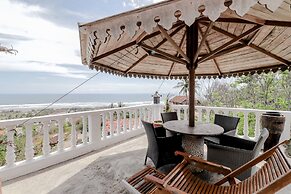 Adinda Beach Hotel and Villa