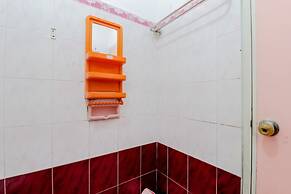 Adinda Beach Hotel and Villa