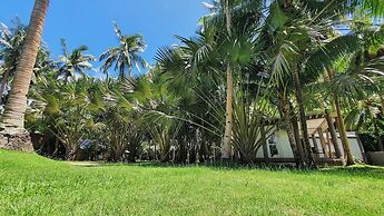 Pili Beach Resort Agmanic