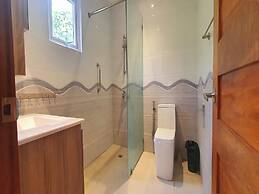 Pili Beach Resort Agmanic