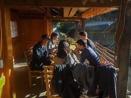 Hmong Sister House - Hostel