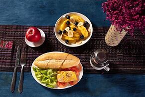 Hmong Sister House - Hostel