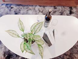 Bom Homestay Vinhomes Times City