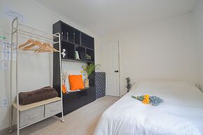 Jerry Blossom - Hostel