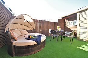 Jerry Blossom - Hostel