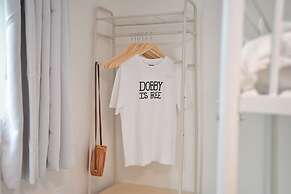 Jerry Blossom - Hostel