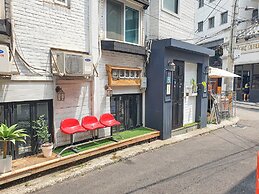 Jerry Blossom - Hostel