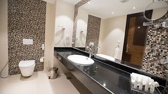 Golden jewel hotel