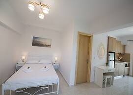 Bounatsa Studios & Apartments