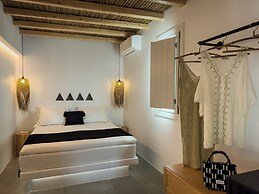 Perigiali Rooms & Apartments Folegandros