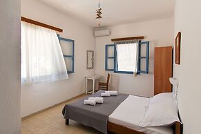 Perigiali Rooms & Apartments Folegandros
