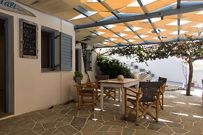 Perigiali Rooms & Apartments Folegandros