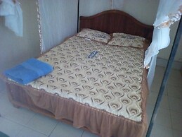 Pivot Restaurant And Lodge